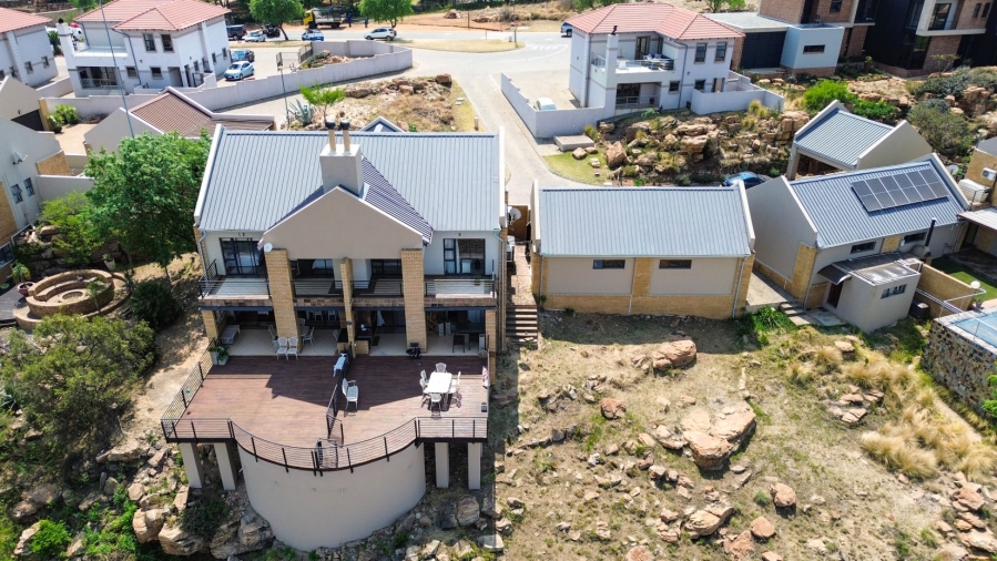 To Let  Bedroom Property for Rent in Aquavista Mountain Estate Gauteng