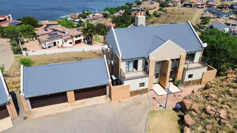 To Let  Bedroom Property for Rent in Aquavista Mountain Estate Gauteng