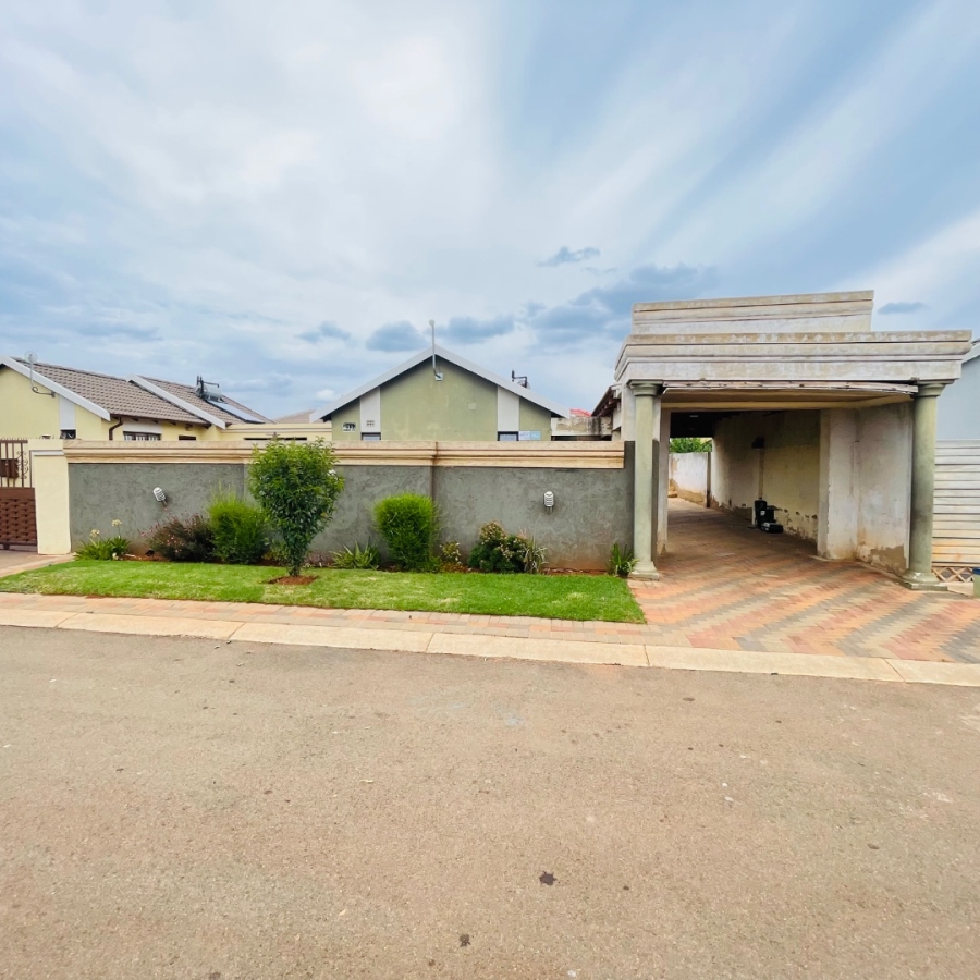 2 Bedroom Property for Sale in Sky City Gauteng