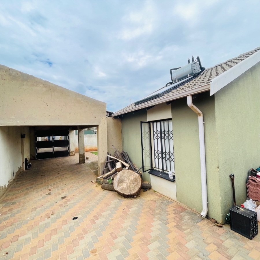 2 Bedroom Property for Sale in Sky City Gauteng