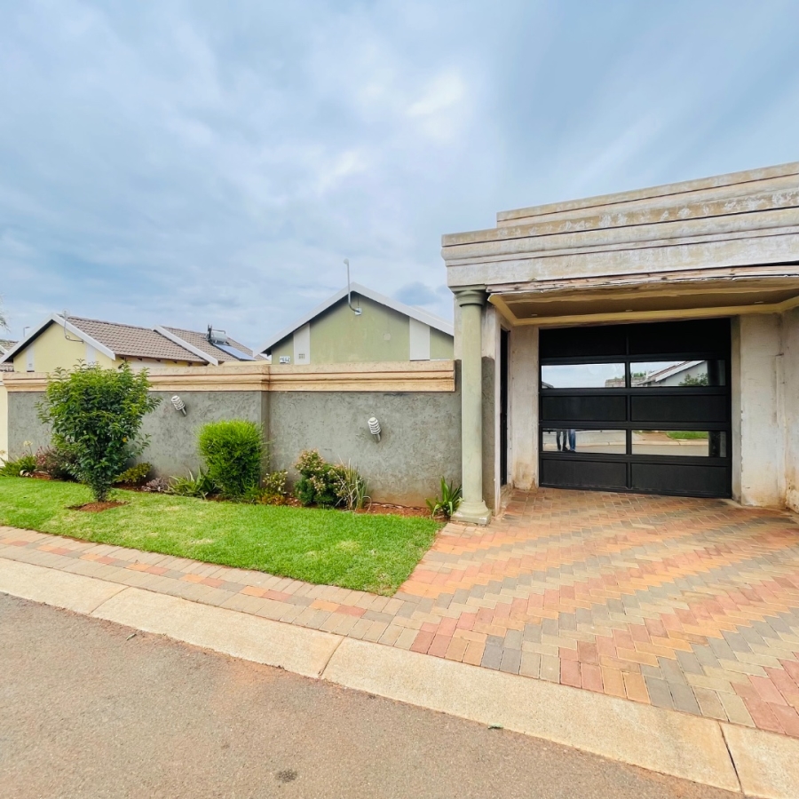 2 Bedroom Property for Sale in Sky City Gauteng