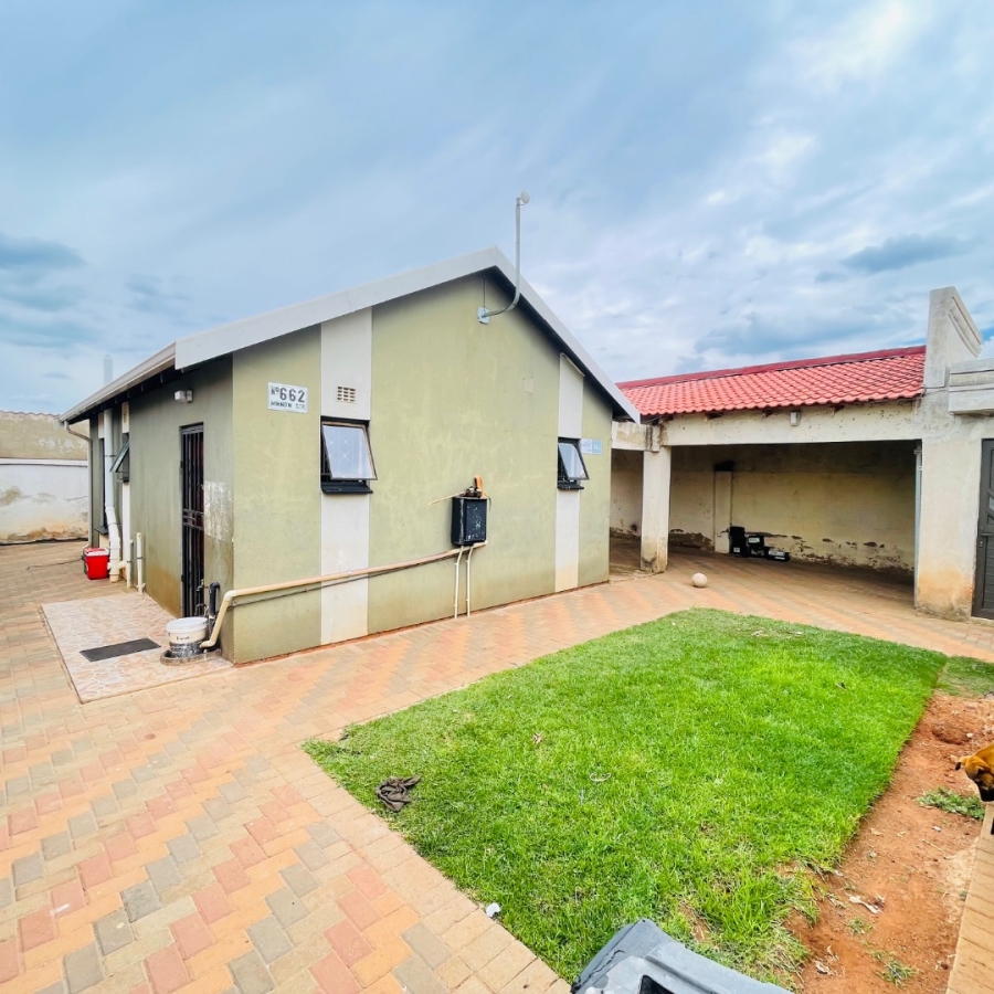 2 Bedroom Property for Sale in Sky City Gauteng