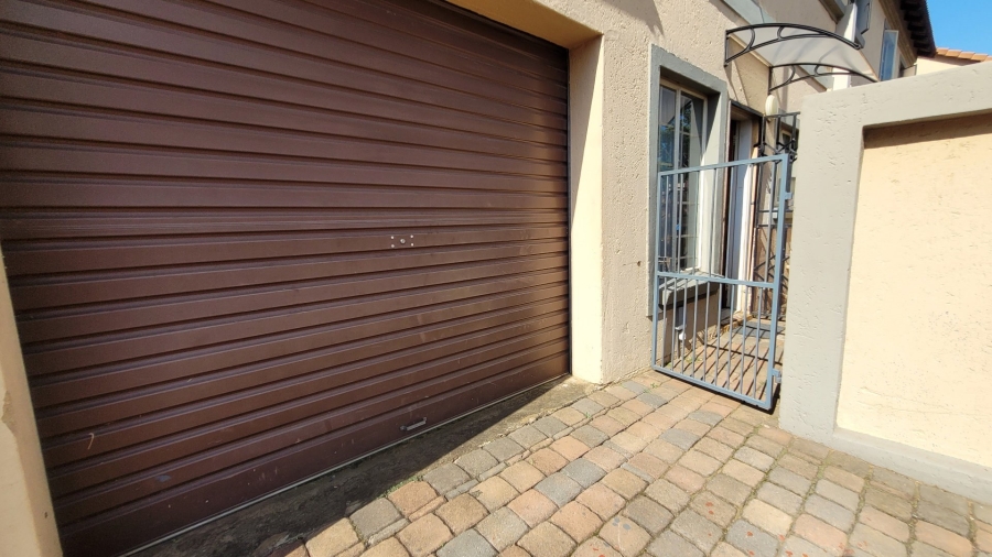 3 Bedroom Property for Sale in Annlin Gauteng