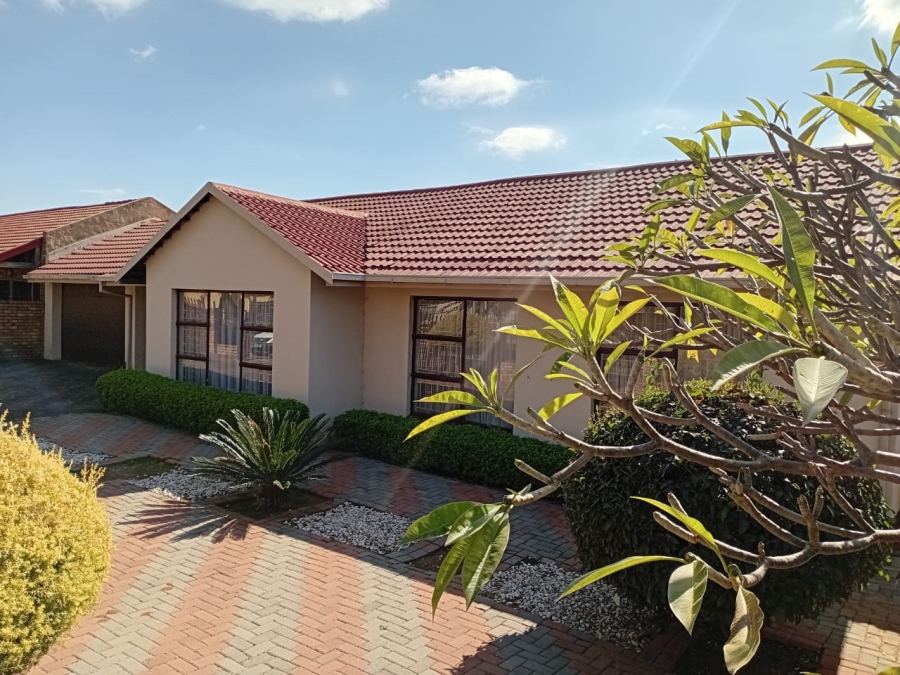 3 Bedroom Property for Sale in Montana Tuine Gauteng
