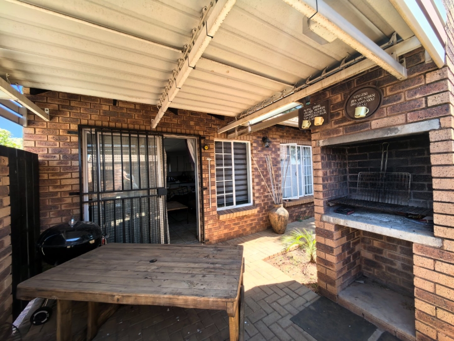 3 Bedroom Property for Sale in Magalieskruin Gauteng