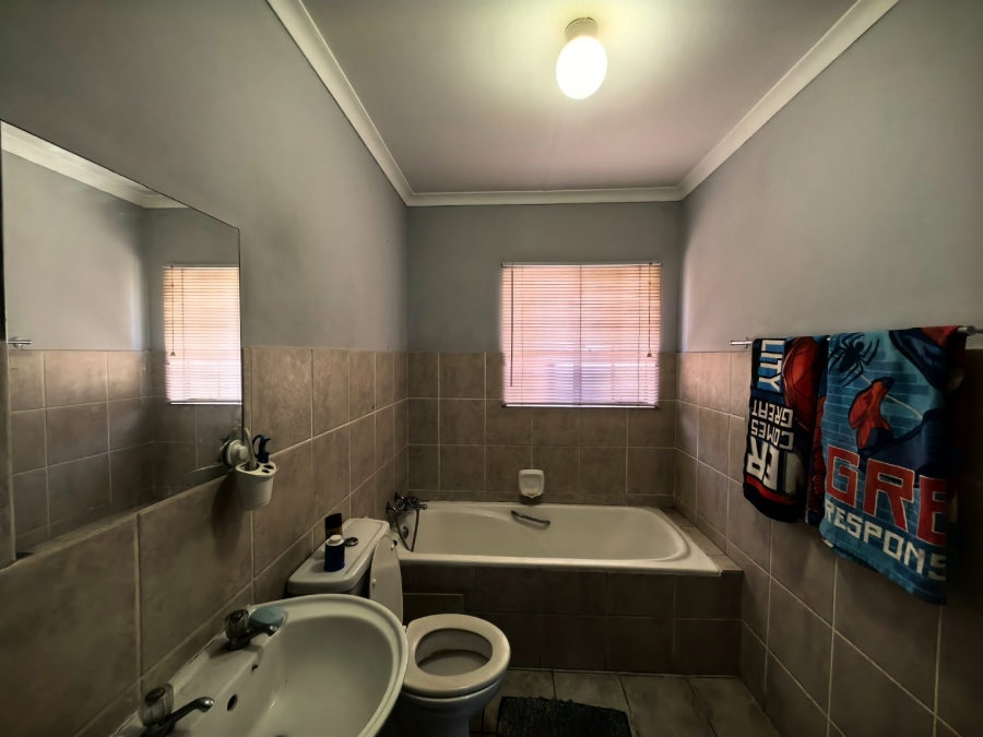 3 Bedroom Property for Sale in Magalieskruin Gauteng