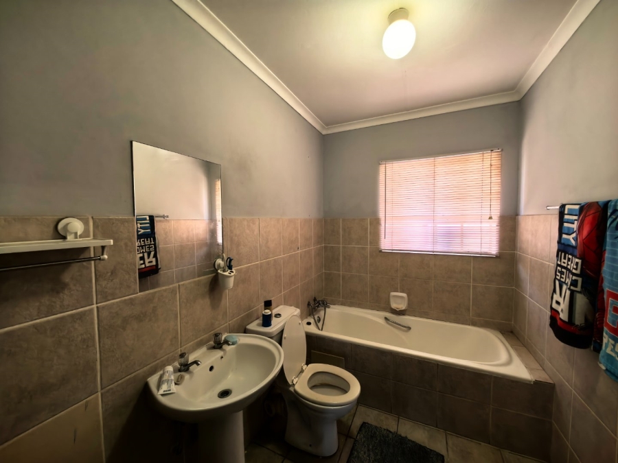 3 Bedroom Property for Sale in Magalieskruin Gauteng
