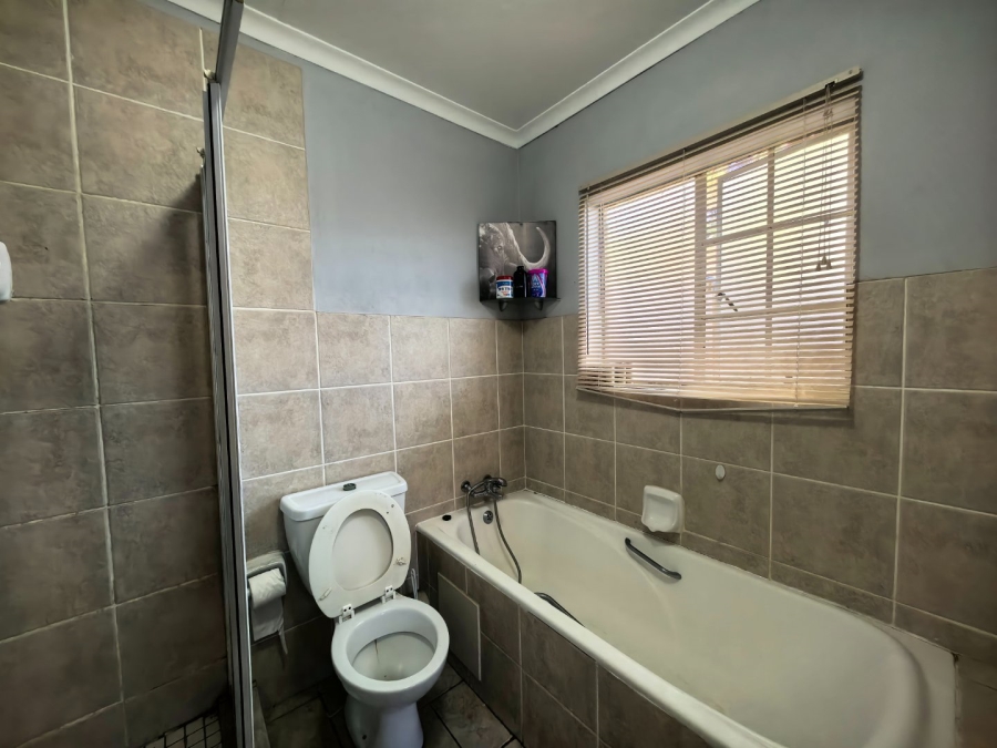 3 Bedroom Property for Sale in Magalieskruin Gauteng