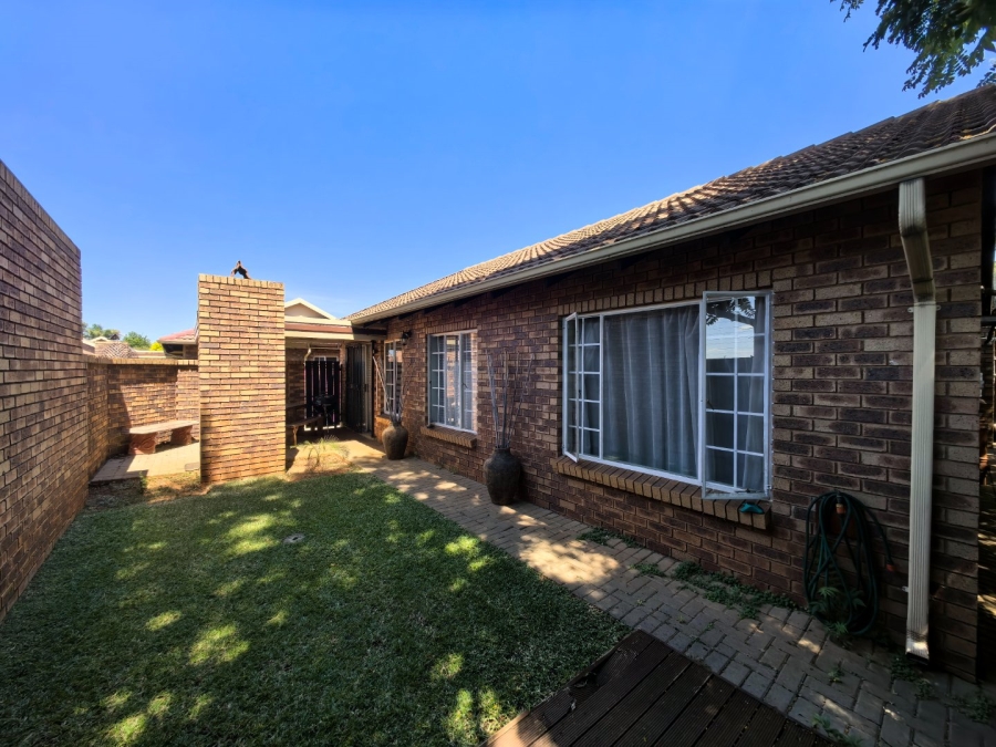 3 Bedroom Property for Sale in Magalieskruin Gauteng