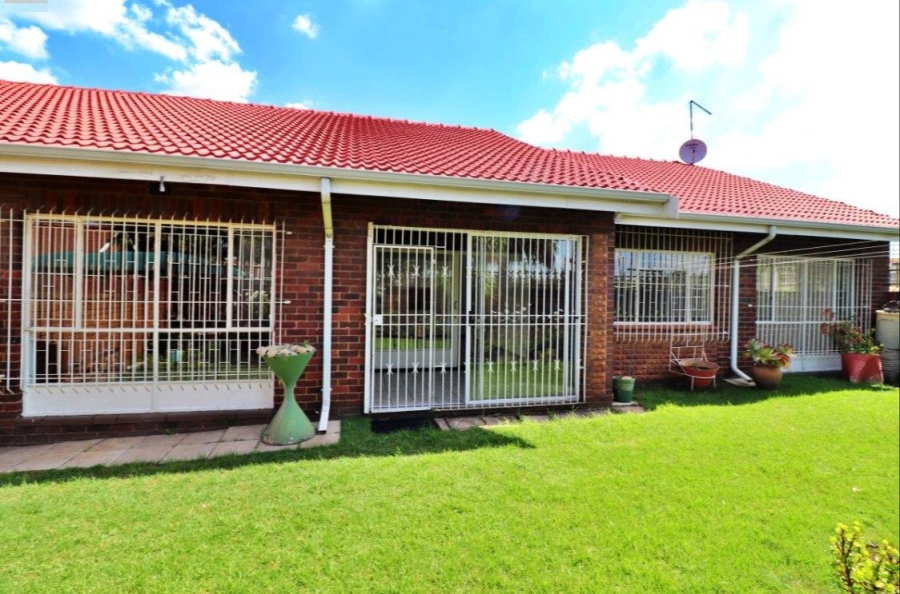 3 Bedroom Property for Sale in Marlands Gauteng