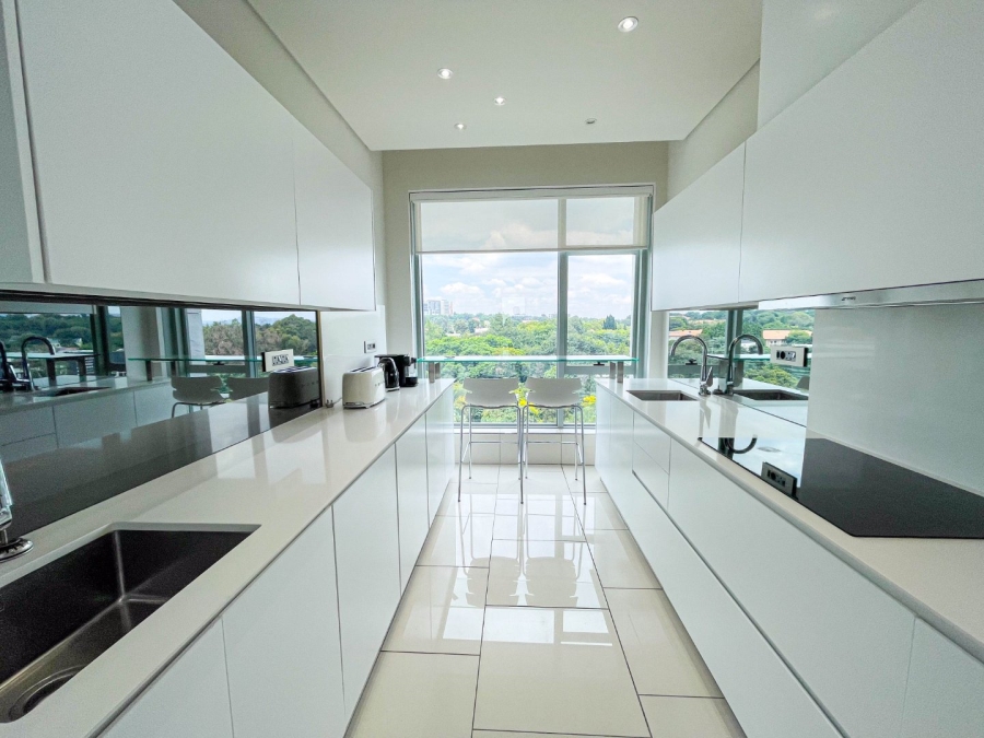 To Let 2 Bedroom Property for Rent in Sandhurst Gauteng