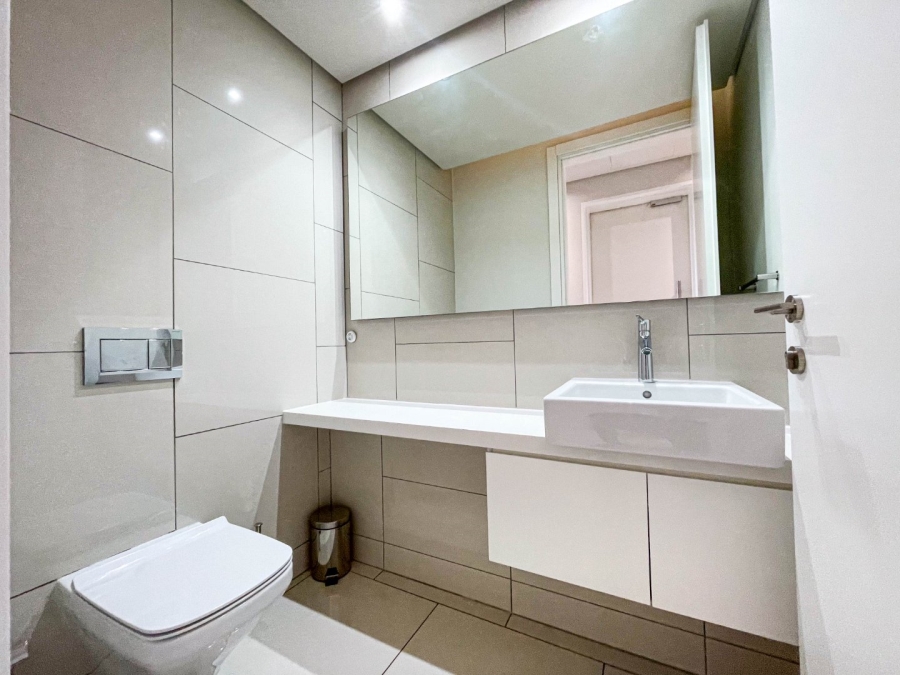 To Let 2 Bedroom Property for Rent in Sandhurst Gauteng