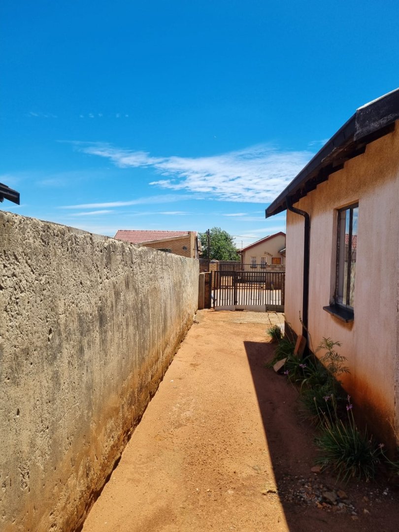 2 Bedroom Property for Sale in Mfundo Park Gauteng