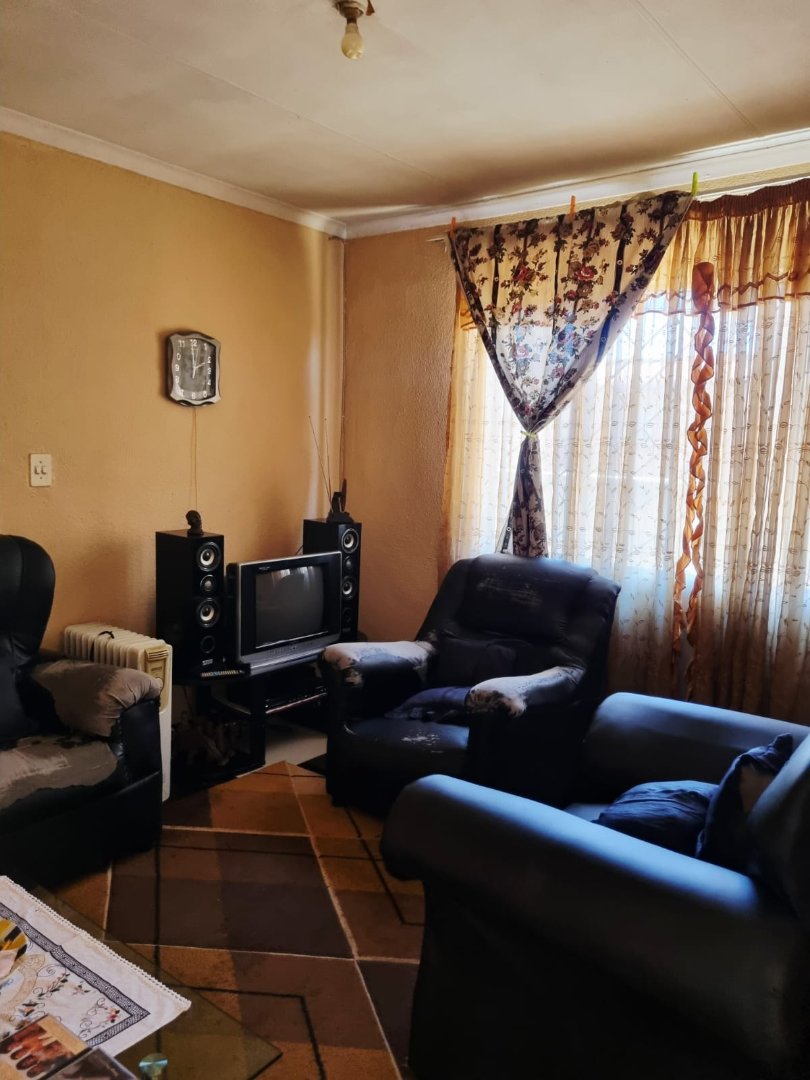 2 Bedroom Property for Sale in Mfundo Park Gauteng