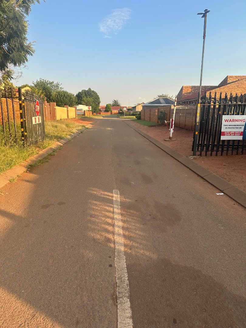 2 Bedroom Property for Sale in Mfundo Park Gauteng