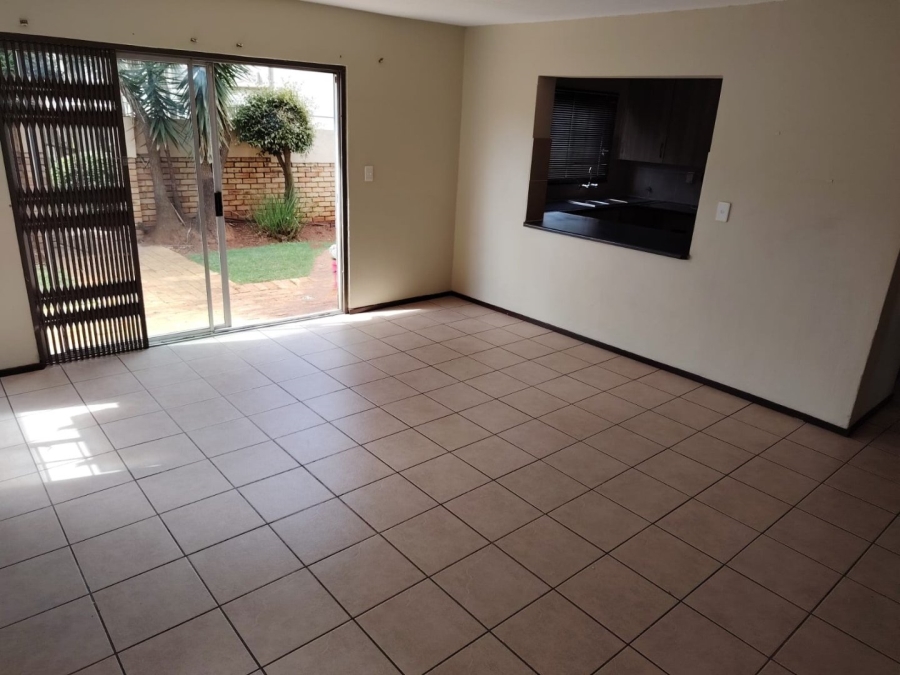 3 Bedroom Property for Sale in Heuwelsig Estate Gauteng