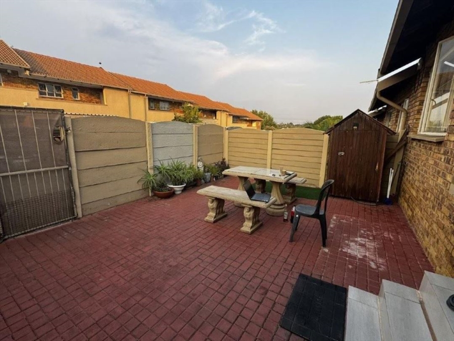 2 Bedroom Property for Sale in Birch Acres Gauteng