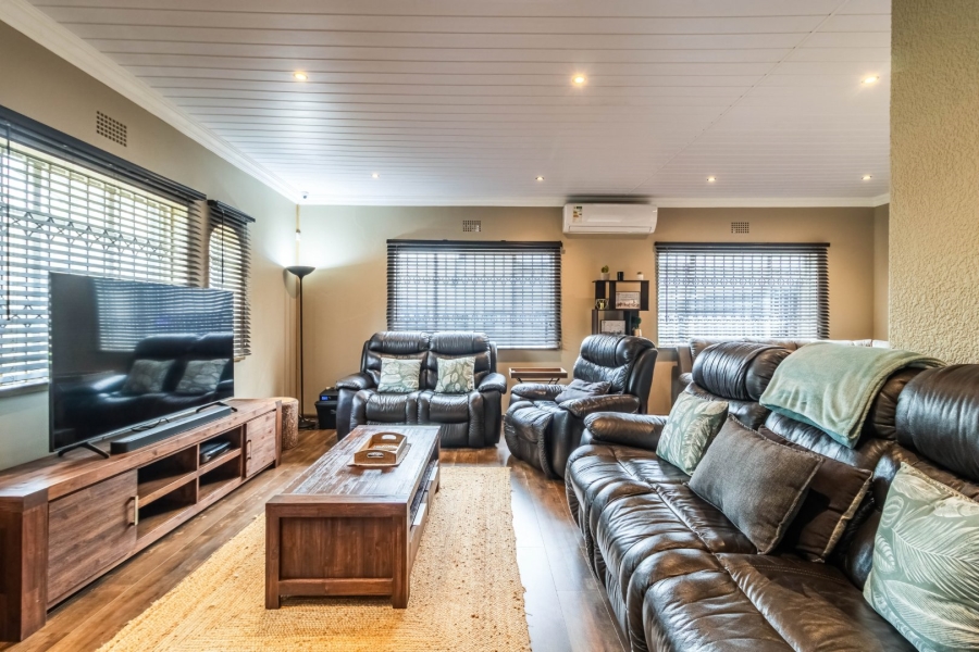 4 Bedroom Property for Sale in Edenvale Central Gauteng