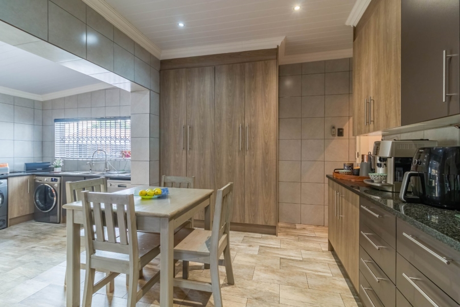 4 Bedroom Property for Sale in Edenvale Central Gauteng