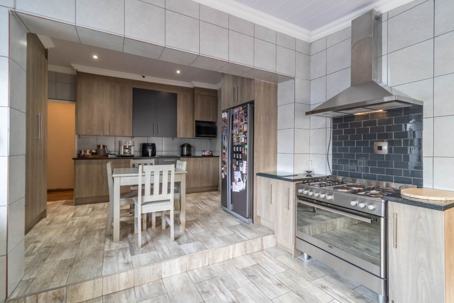 4 Bedroom Property for Sale in Edenvale Central Gauteng