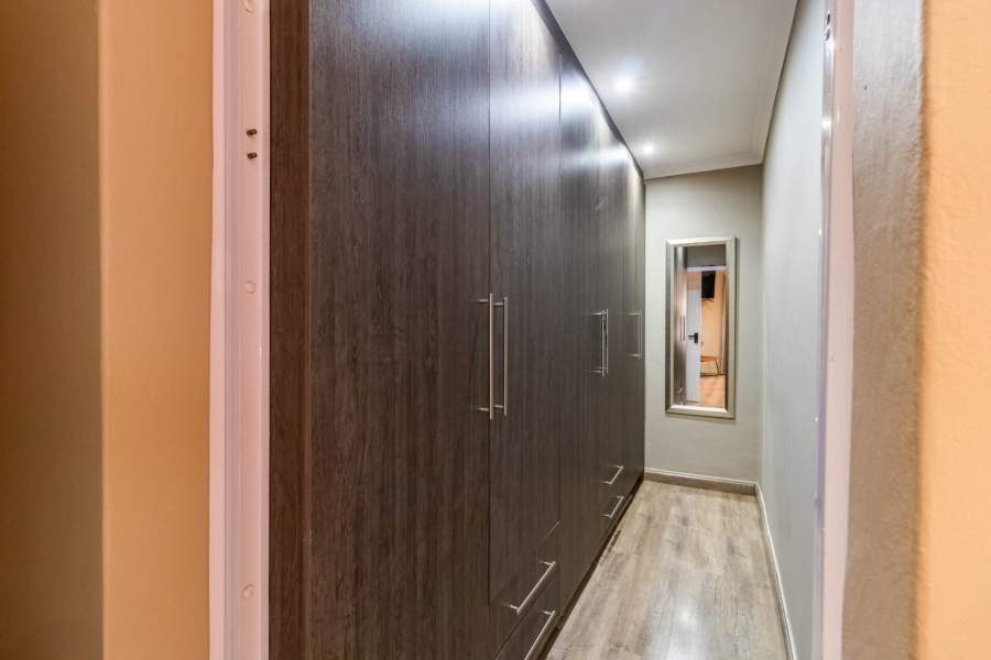 4 Bedroom Property for Sale in Edenvale Central Gauteng