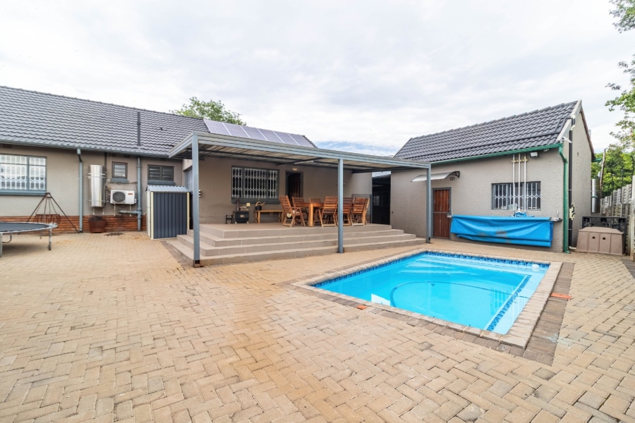 4 Bedroom Property for Sale in Edenvale Central Gauteng