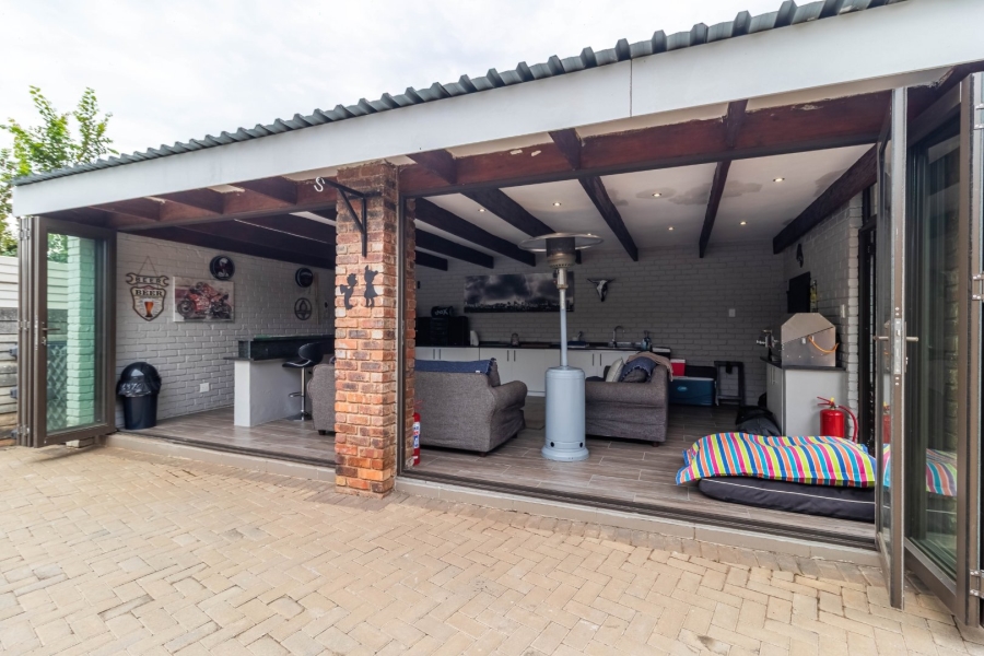 4 Bedroom Property for Sale in Edenvale Central Gauteng