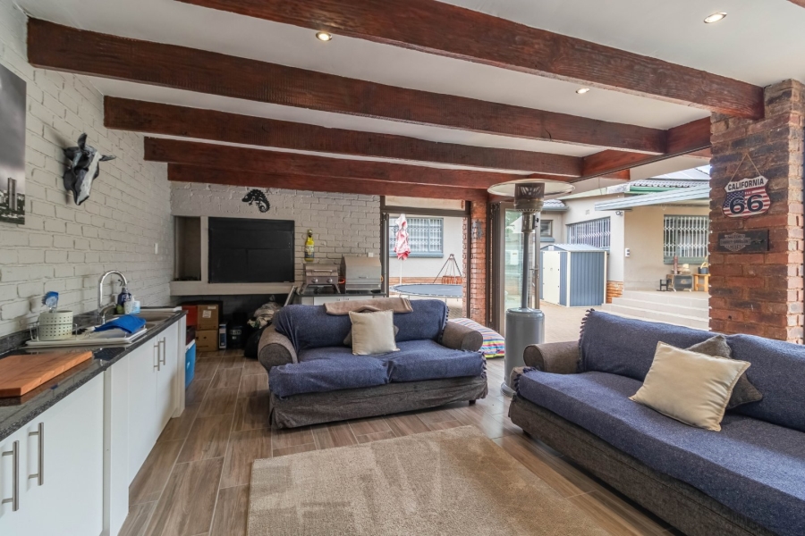 4 Bedroom Property for Sale in Edenvale Central Gauteng