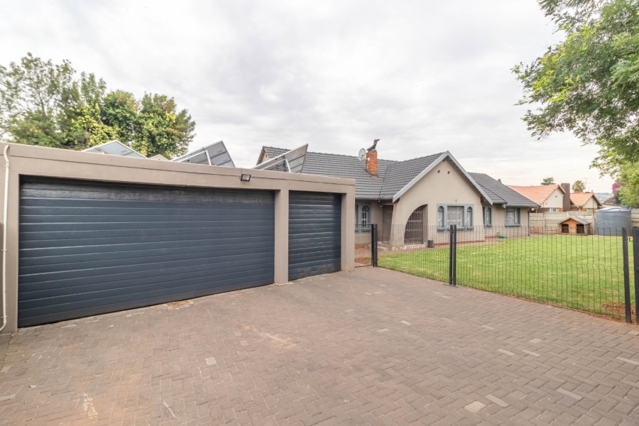 4 Bedroom Property for Sale in Edenvale Central Gauteng