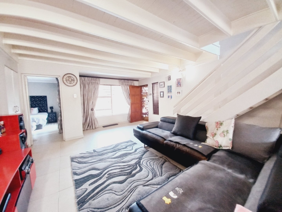 5 Bedroom Property for Sale in Eden Glen Gauteng