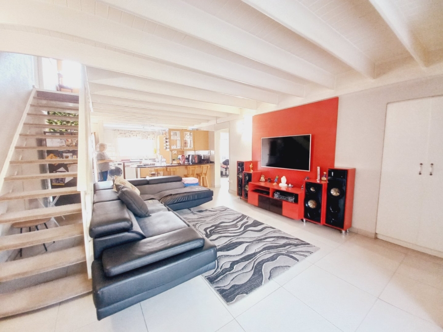 5 Bedroom Property for Sale in Eden Glen Gauteng