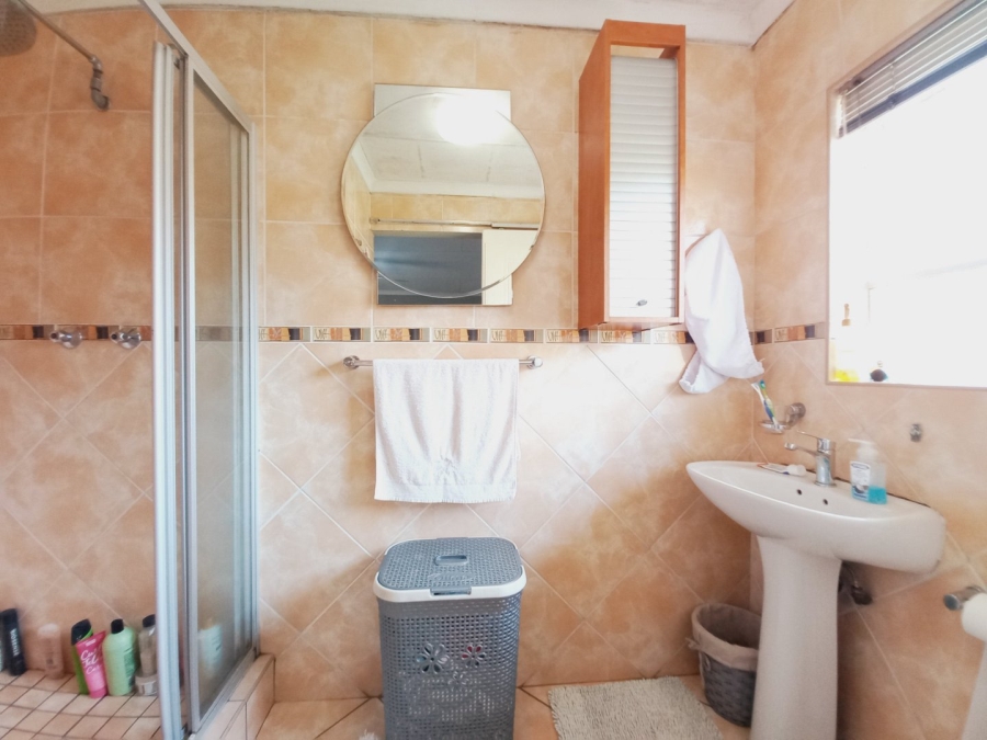 5 Bedroom Property for Sale in Eden Glen Gauteng