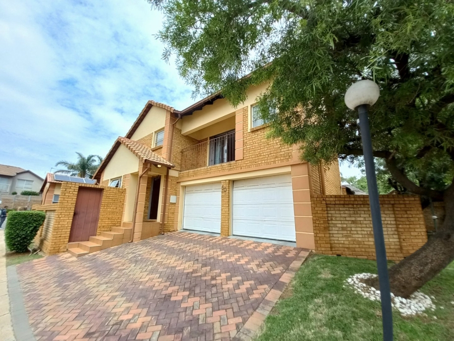 5 Bedroom Property for Sale in Eden Glen Gauteng