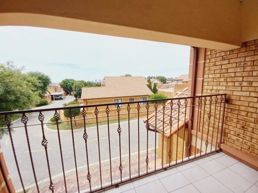 5 Bedroom Property for Sale in Eden Glen Gauteng