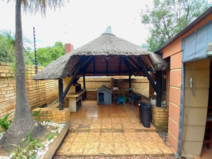 5 Bedroom Property for Sale in Eden Glen Gauteng