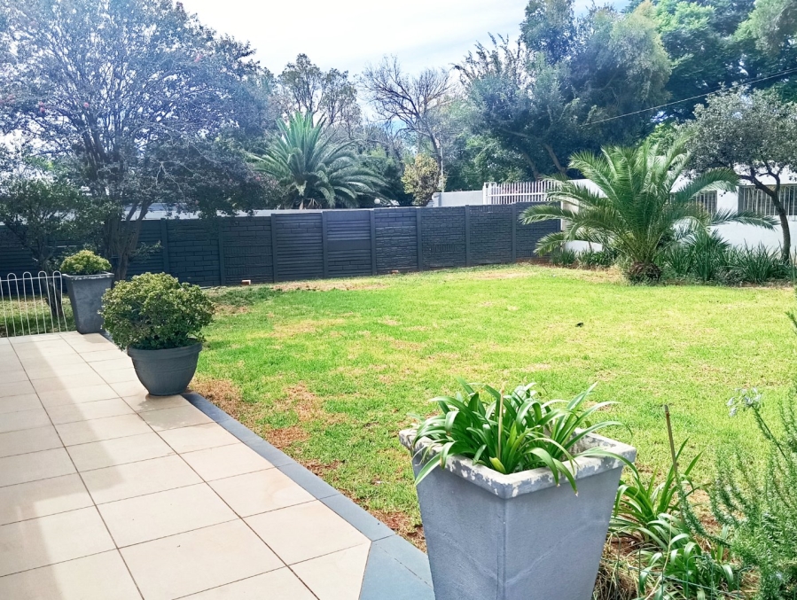 To Let 3 Bedroom Property for Rent in Florida Gauteng