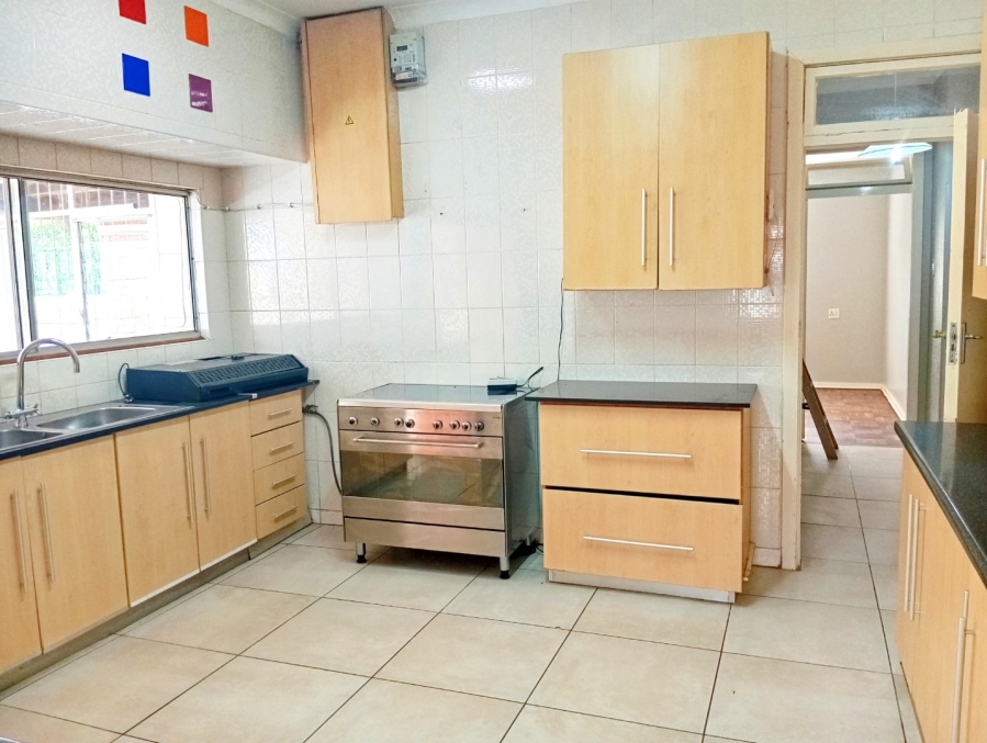 To Let 3 Bedroom Property for Rent in Florida Gauteng