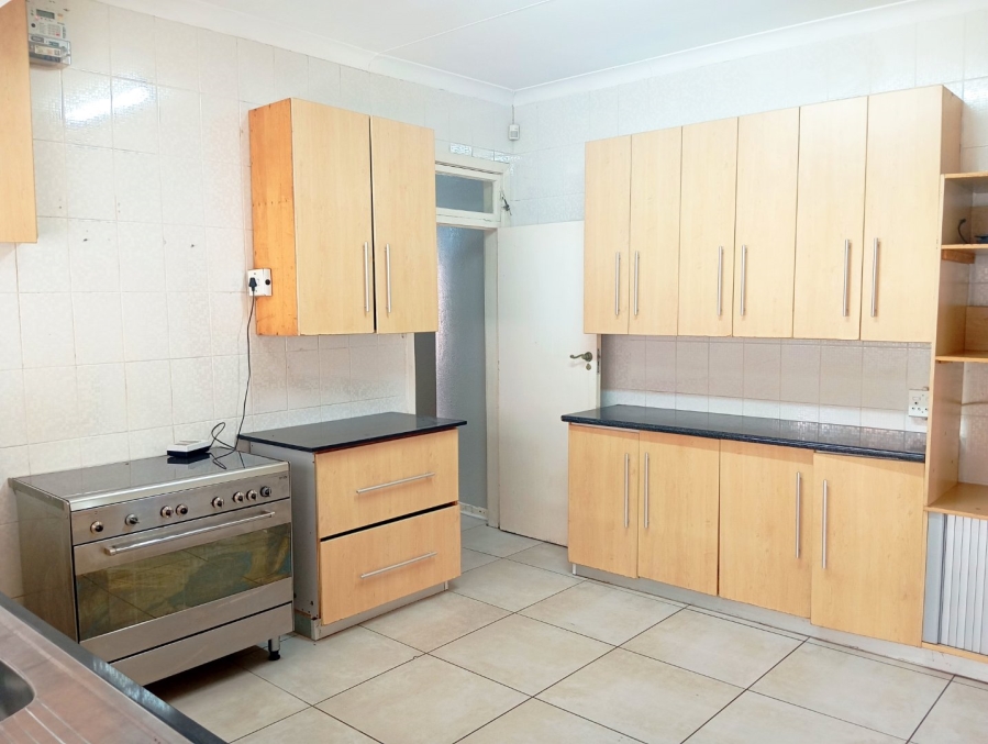 To Let 3 Bedroom Property for Rent in Florida Gauteng