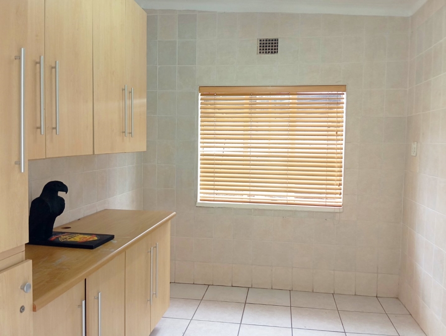 To Let 3 Bedroom Property for Rent in Florida Gauteng