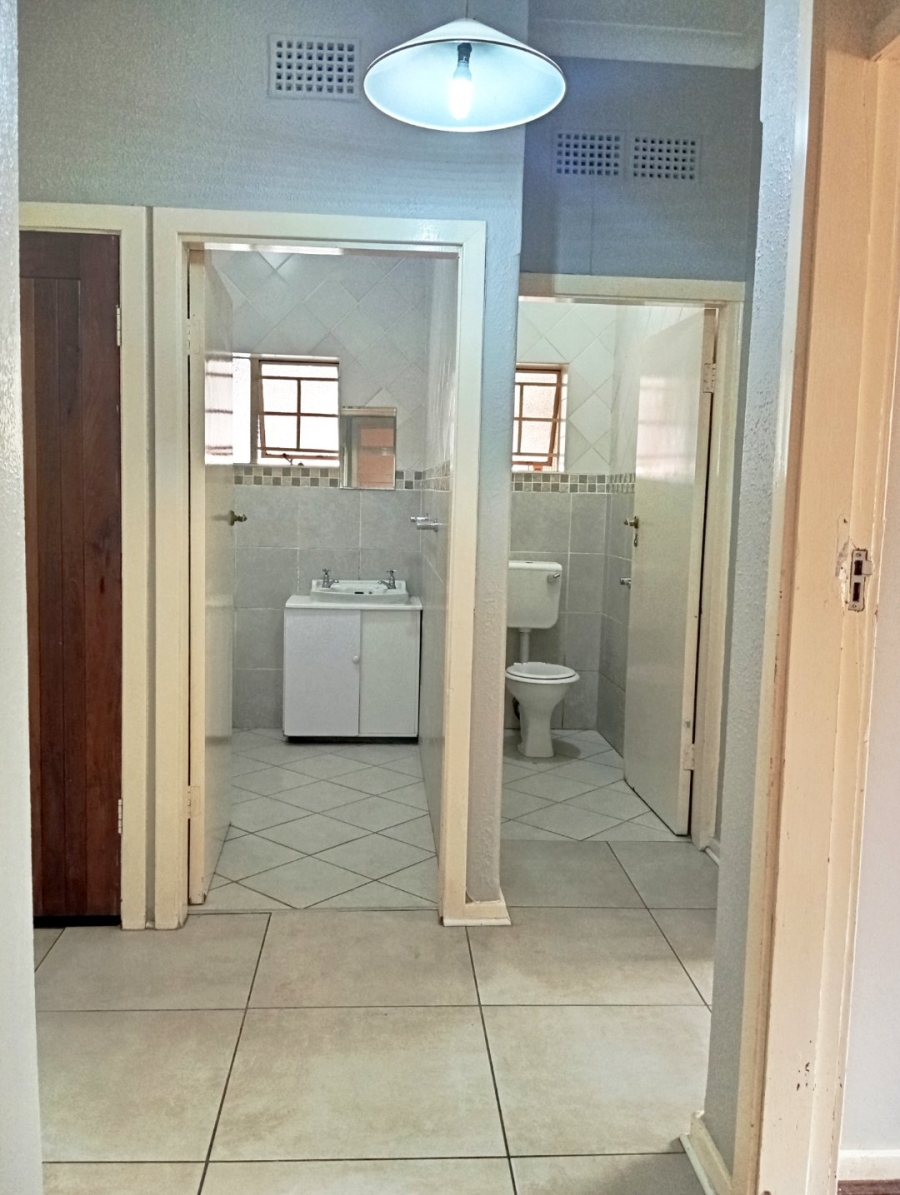 To Let 3 Bedroom Property for Rent in Florida Gauteng