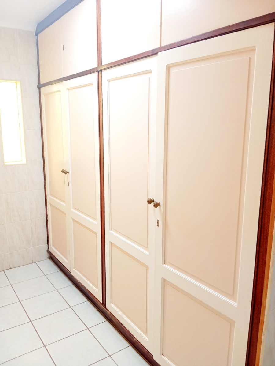 To Let 3 Bedroom Property for Rent in Florida Gauteng