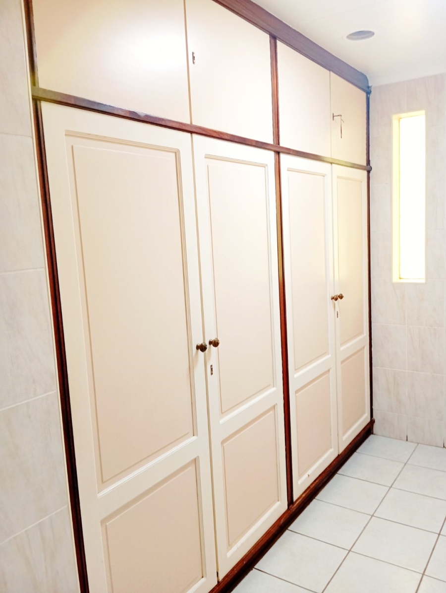 To Let 3 Bedroom Property for Rent in Florida Gauteng