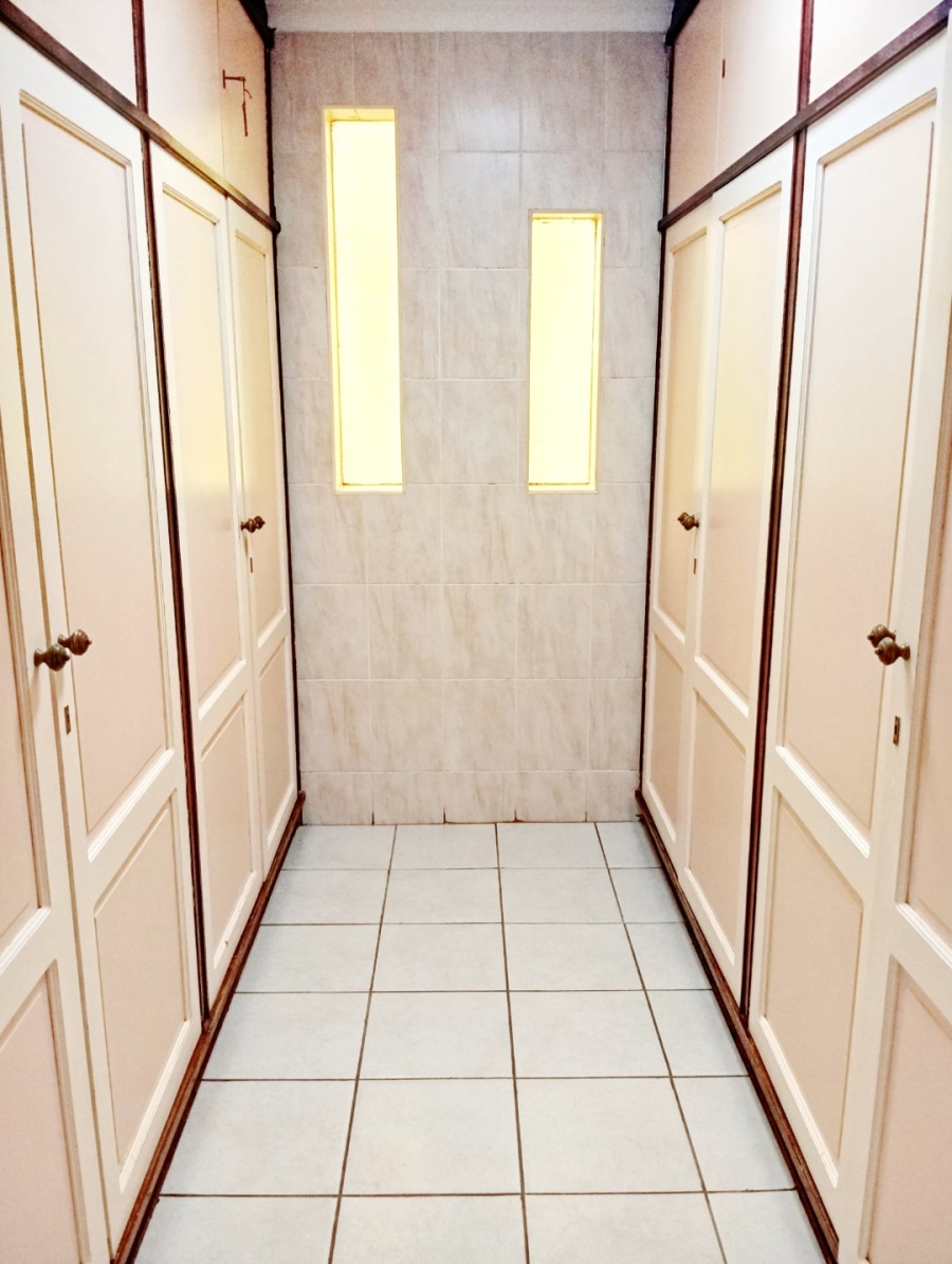 To Let 3 Bedroom Property for Rent in Florida Gauteng