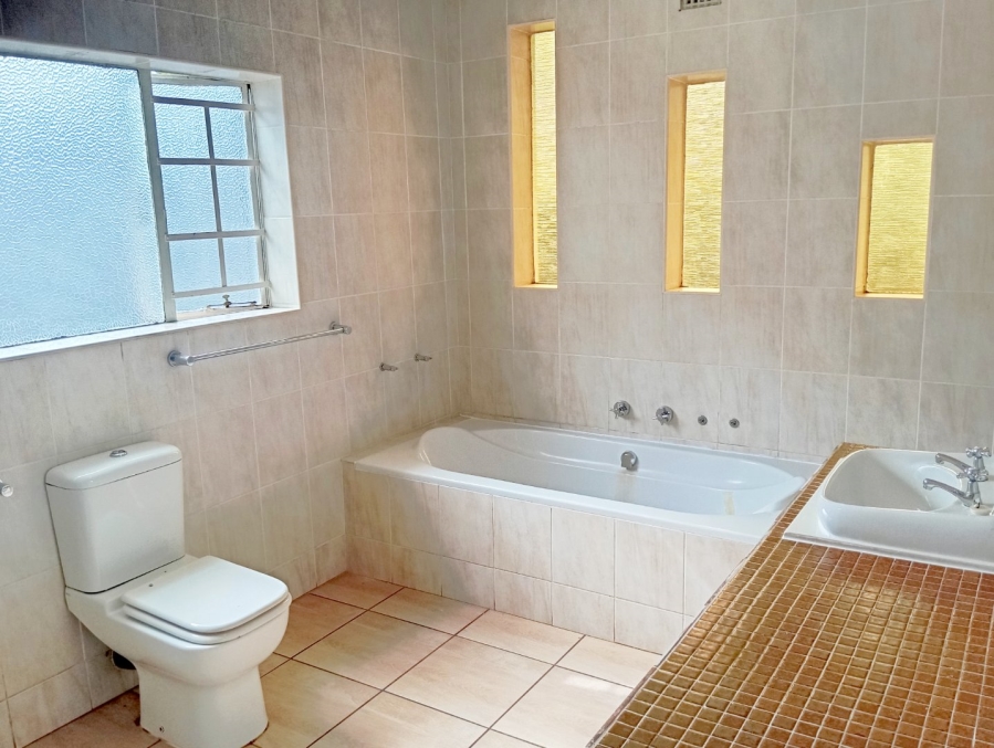 To Let 3 Bedroom Property for Rent in Florida Gauteng