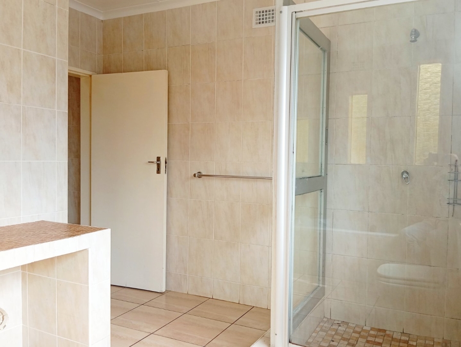 To Let 3 Bedroom Property for Rent in Florida Gauteng