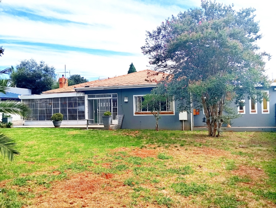 To Let 3 Bedroom Property for Rent in Florida Gauteng
