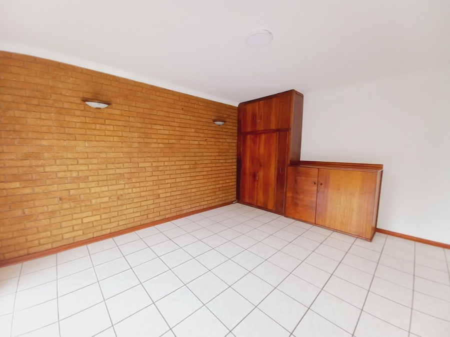 3 Bedroom Property for Sale in Rustivia Gauteng