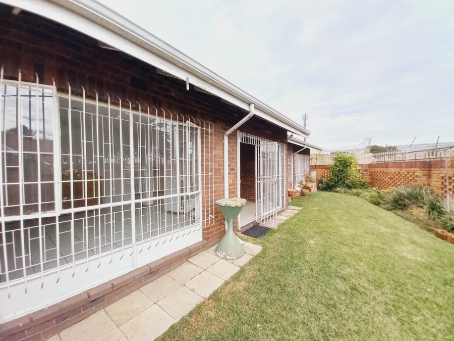 3 Bedroom Property for Sale in Rustivia Gauteng