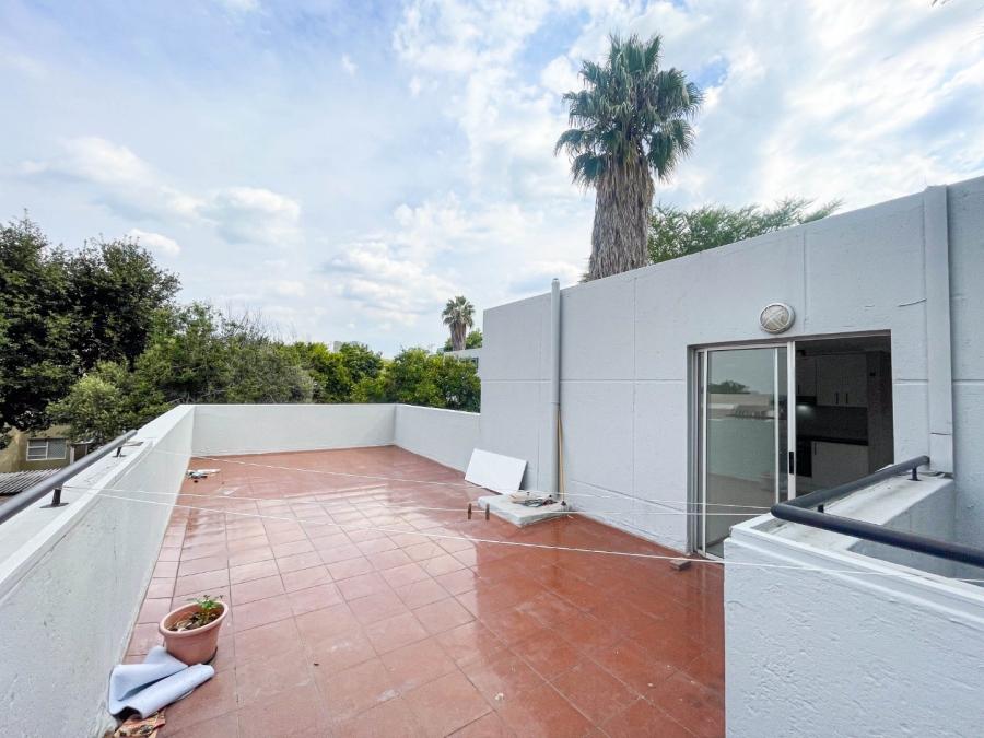 To Let 1 Bedroom Property for Rent in Sandown Gauteng