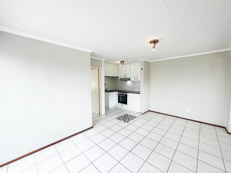 To Let 1 Bedroom Property for Rent in Sandown Gauteng